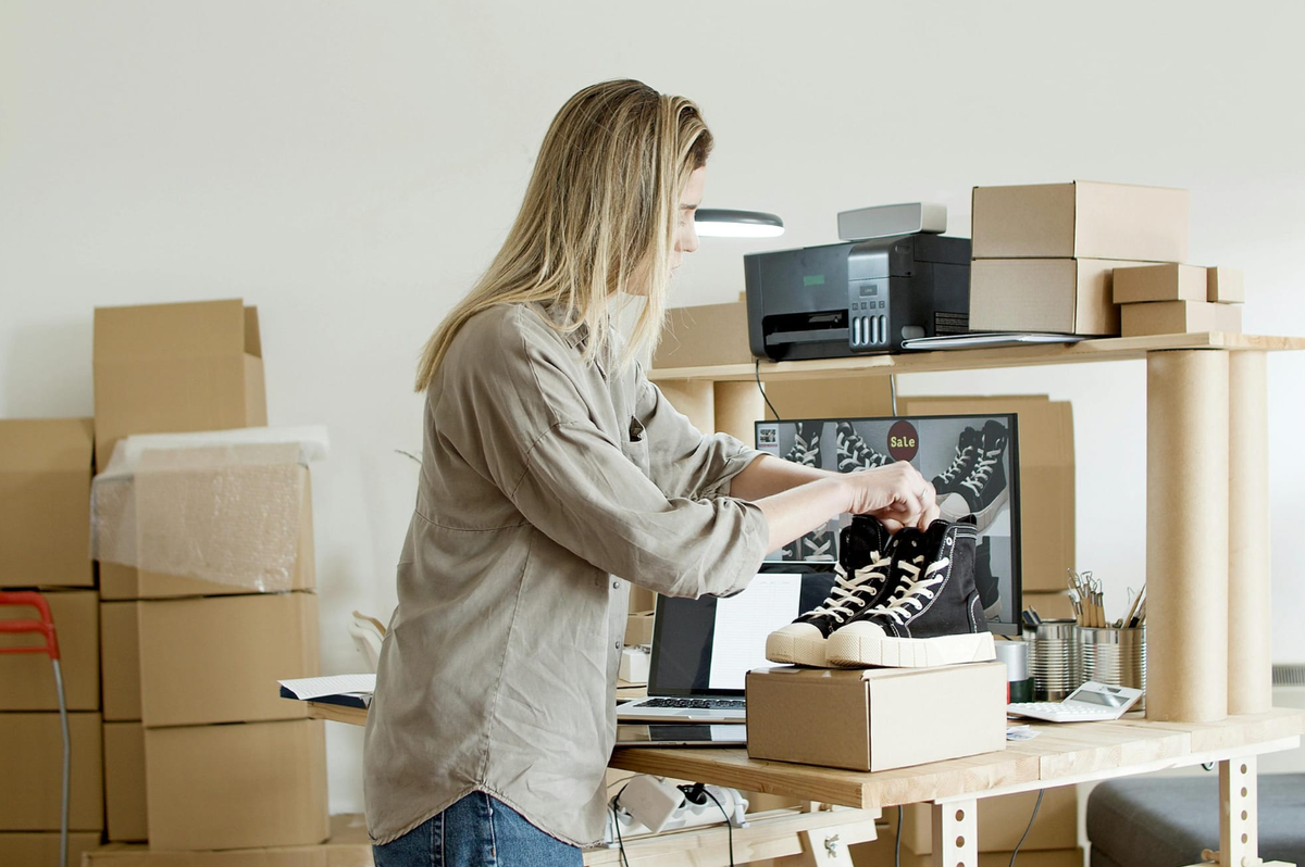 ¿Cuánta mercancía debo tener? Guía para principiantes y tiendas con historial de ventas